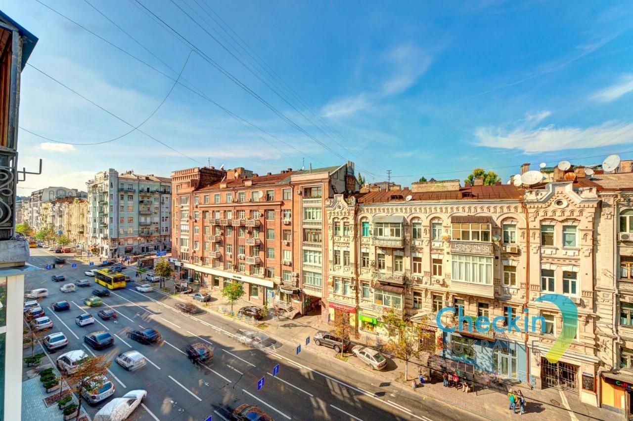 Two-Bedroom Apartment In The Center Near The National Sports Complex “Olympiyskiy” Kiev Exterior foto